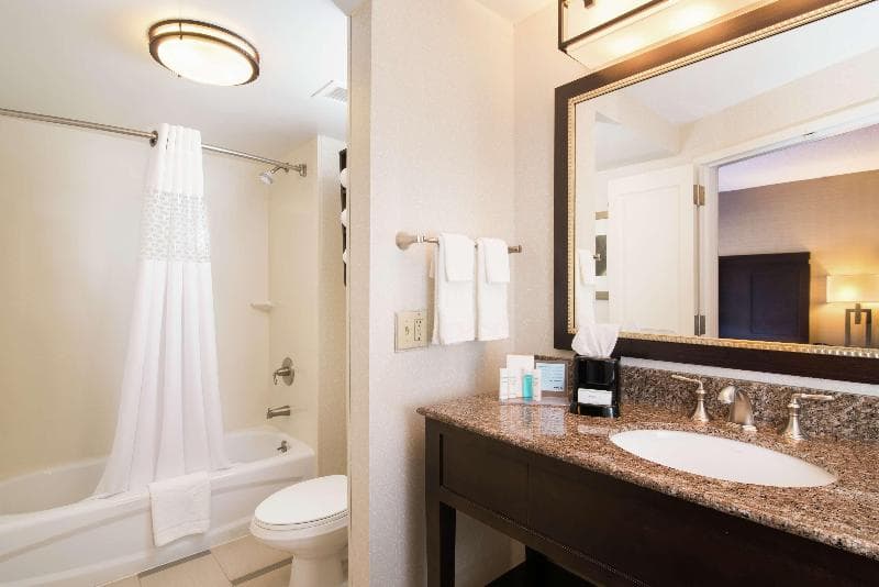 Hampton Inn Shelton 4