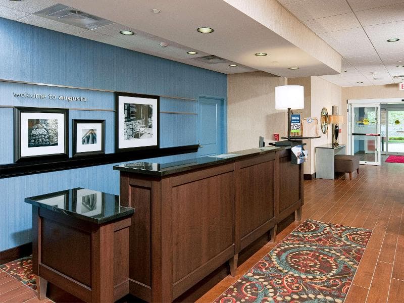 Hampton Inn Augusta 3