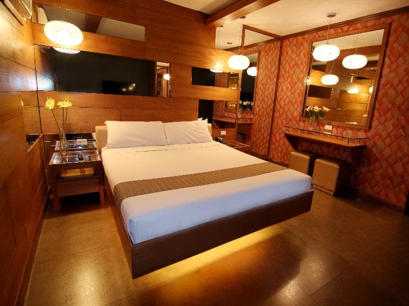 Victoria Court Cuneta Motorist Lodge (Adults only) 4