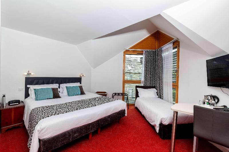 Best Western Le Moulin De Ducey 5