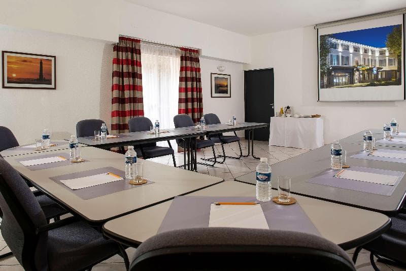 Best Western Le Comtadin 1