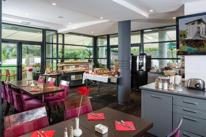Best Western Plus Hôtel de l'Arbois 3