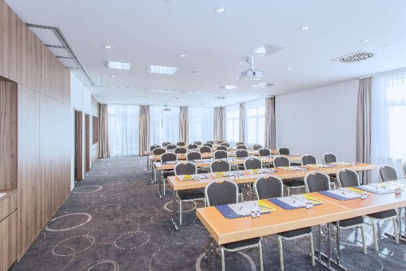 Best Western Queens Hotel Pforzheim-Niefern 1