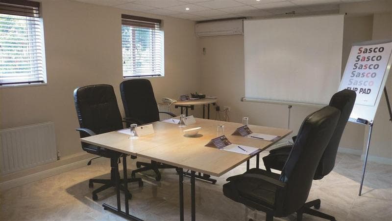 Mercure Newbury West Grange 5
