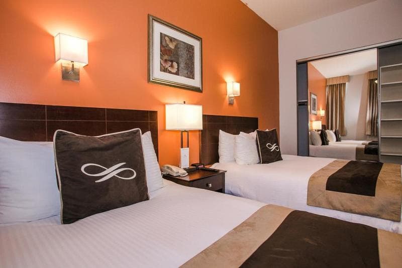 Pointe Plaza Brooklyn Hotel 5