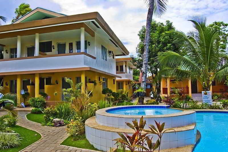Lost Horizon Beach Dive Resort main