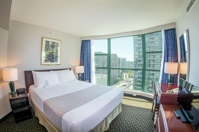 Rosedale on Robson Suite photo 1