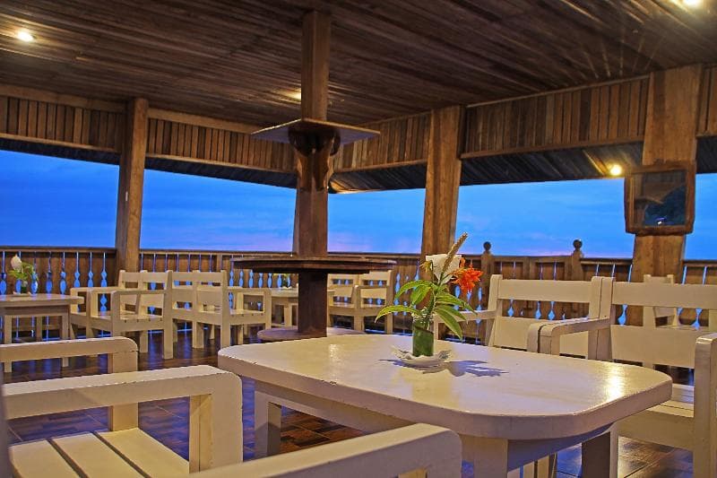 Hof Gorei Beach Resort main