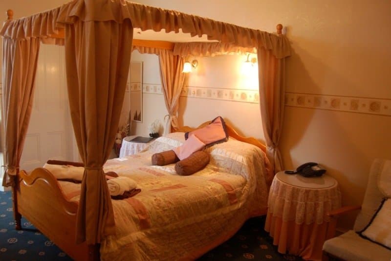 The Eagles Hotel 4