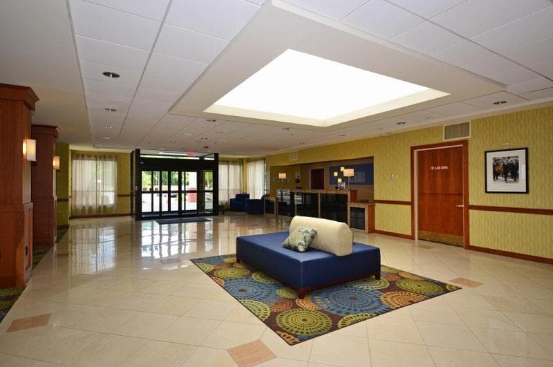 Holiday Inn Express Brockton - Boston 2