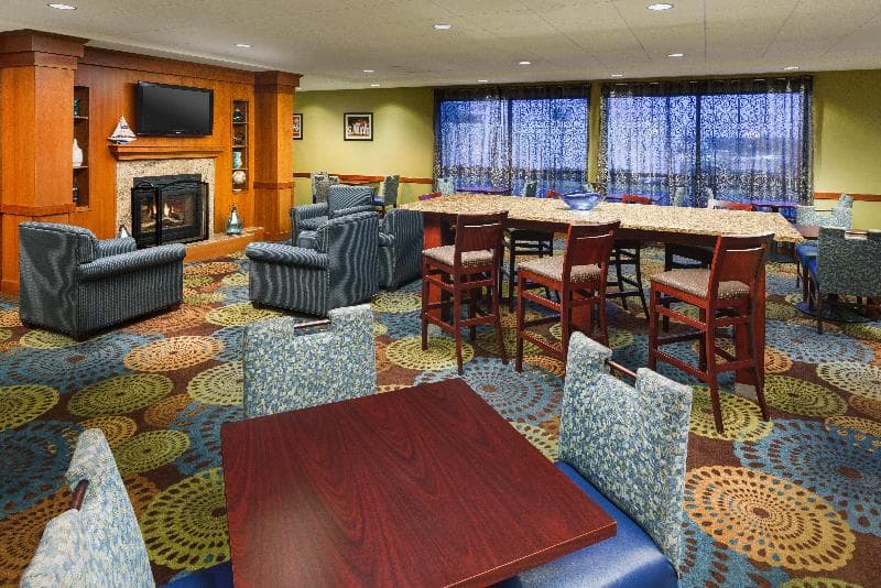 Holiday Inn Express Brockton - Boston 3