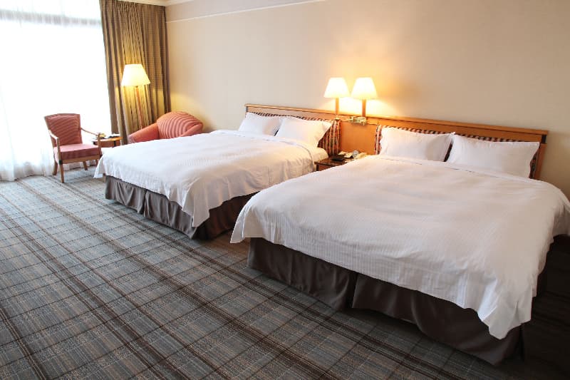 The Carlton Hotel 5