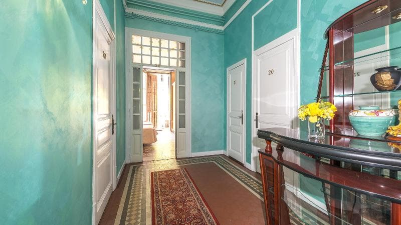 Hostal Girona 5