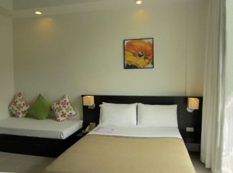One Crescent Place 4