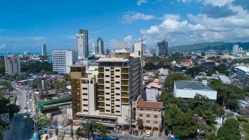 Golden Prince Hotel and Suites 3