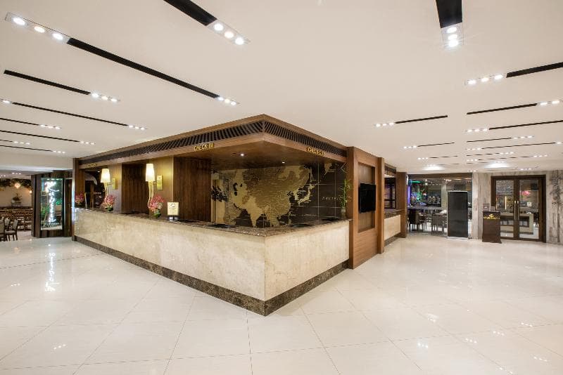 Golden Prince Hotel and Suites 4