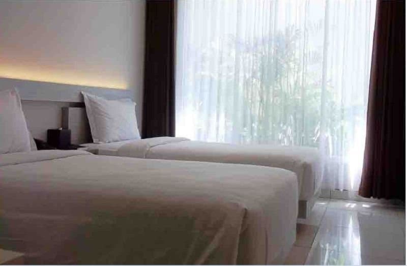 V Hotel & Residence 4