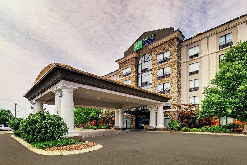 Holiday Inn Express & Suites Nashville-Opryland photo 1