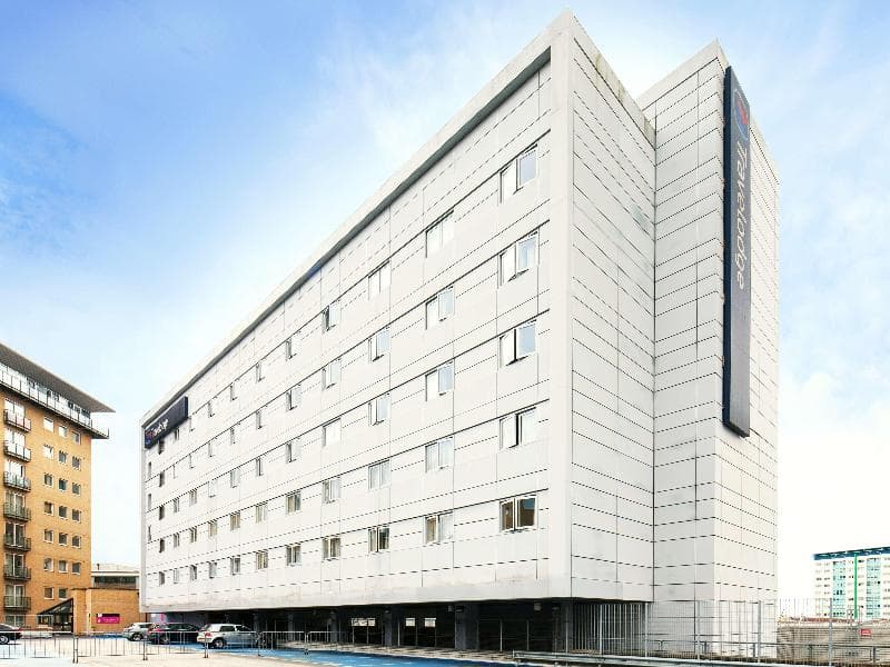 Travelodge London Feltham 3