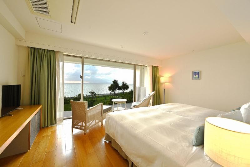 Beach Hotel Sunshine 3
