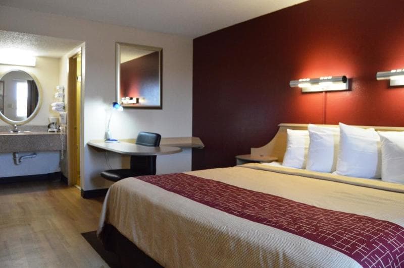 Travelodge by Wyndham San Antonio Lackland AFB North 5