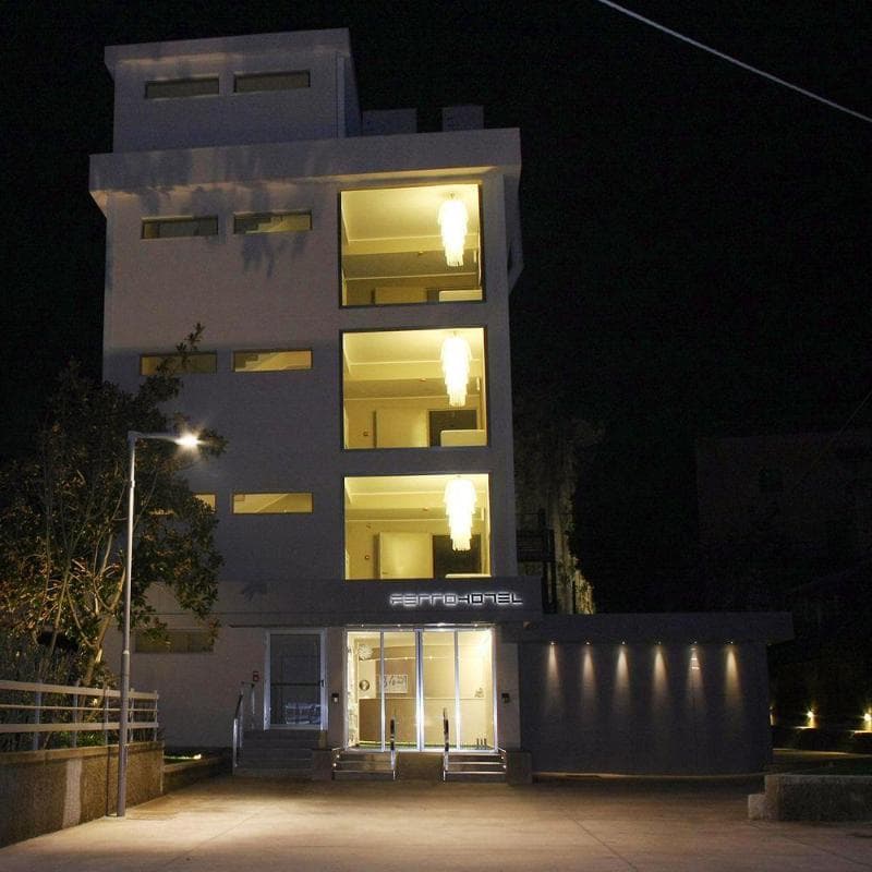Ferro Hotel 2