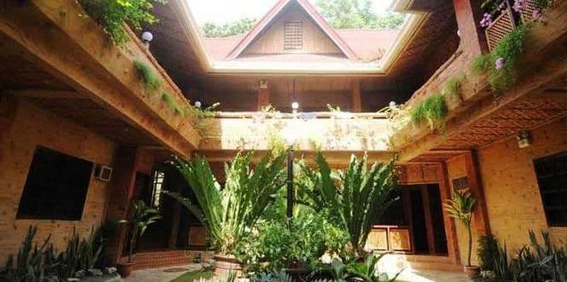 Alona Tropical Beach Resort 3
