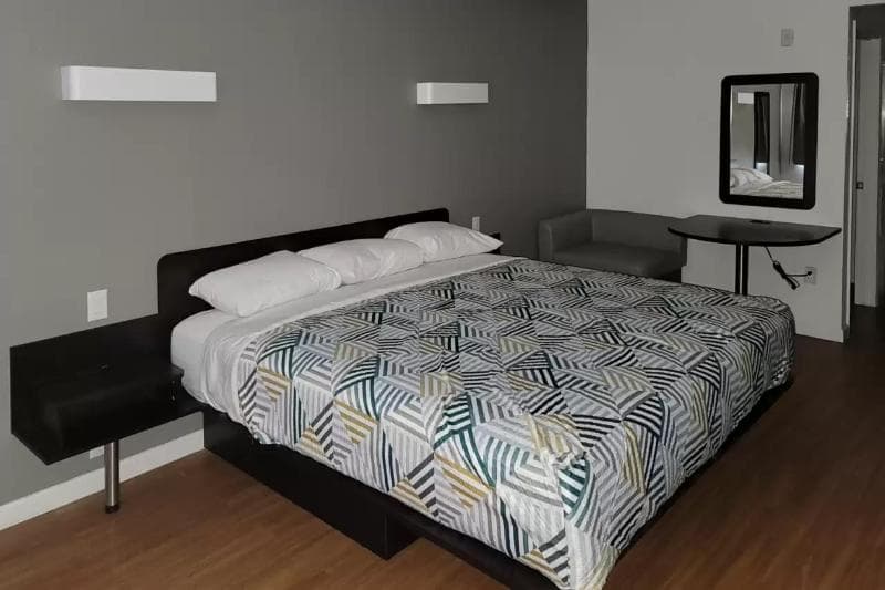 Motel 6 Thousand Palms 5