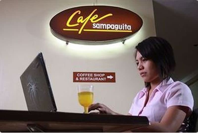 Sampaguita Suites Plaza Garcia 3