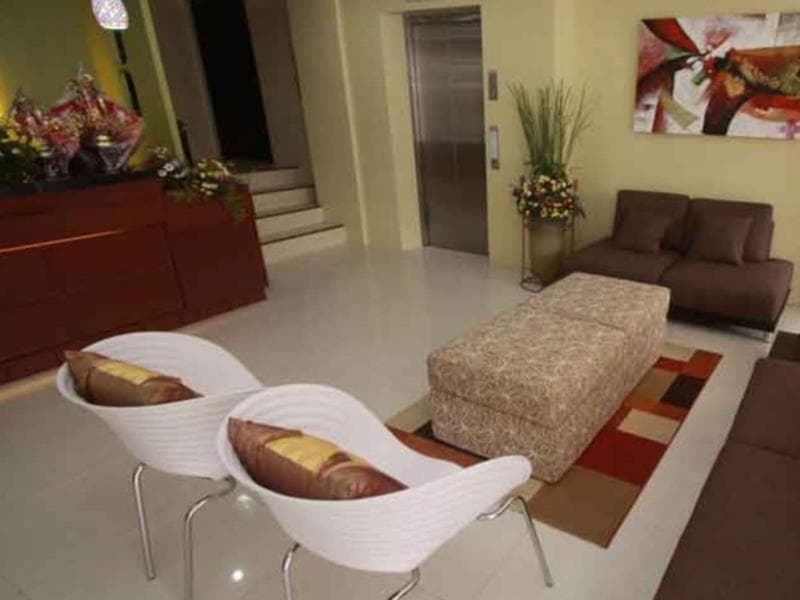 Sampaguita Suites Plaza Garcia main