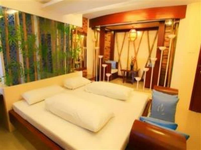Victoria Court Las Pinas main