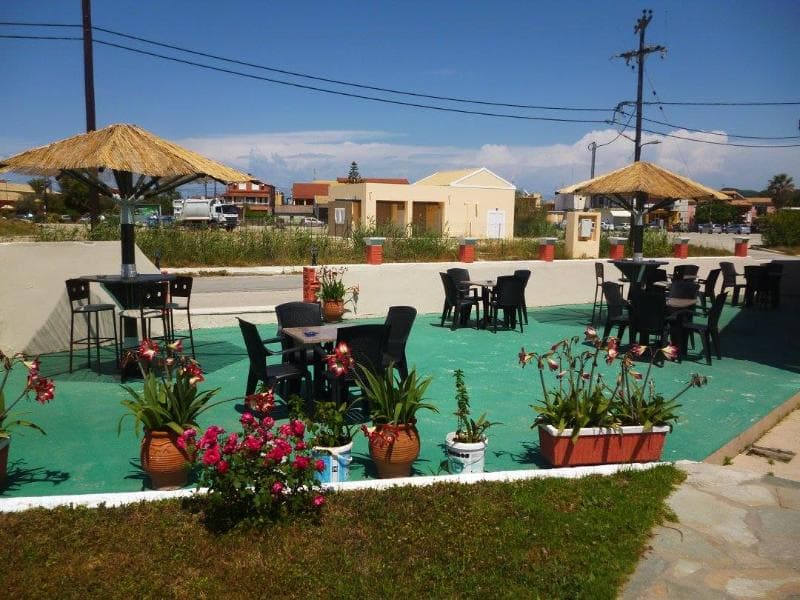 Alexis Pool Apartments 4