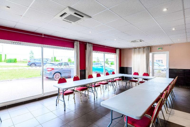 Comfort Hotel Dijon Sud 4