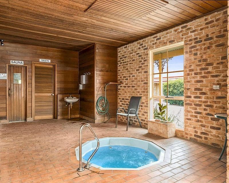 Quality Inn Colonial 4