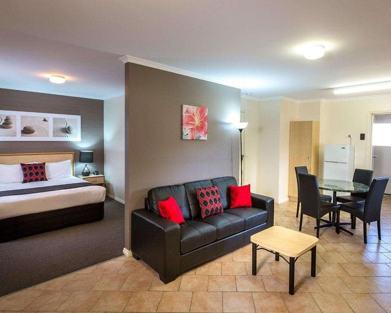 Comfort Inn & Suites King Avenue photo 1