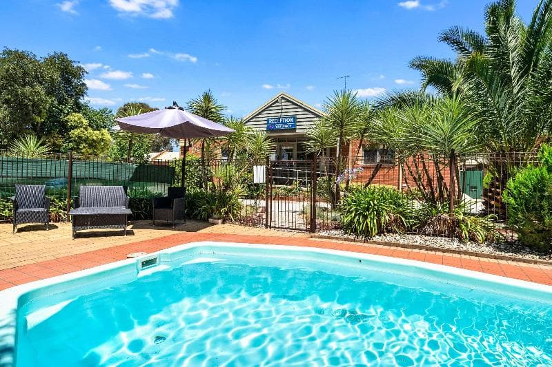 Comfort Inn Coach & Bushmans 3