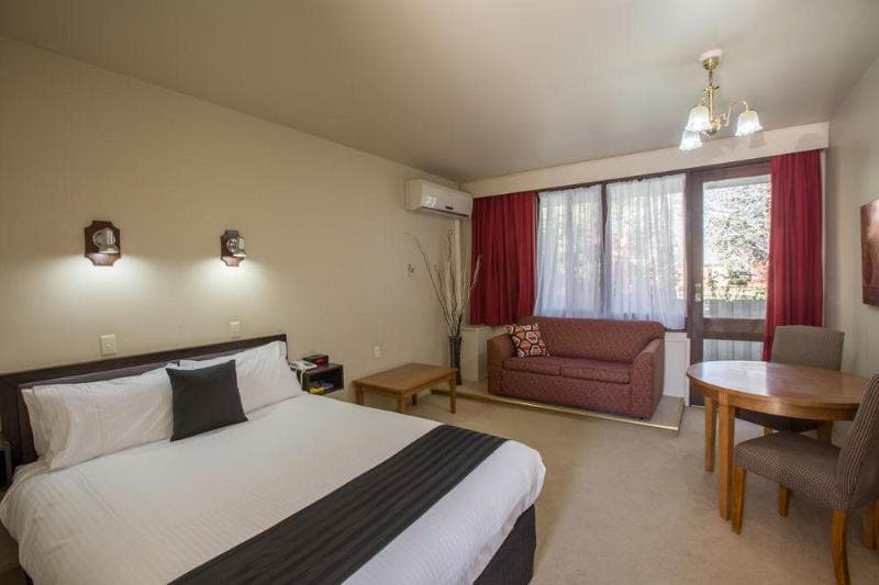 The Matador Motel 4