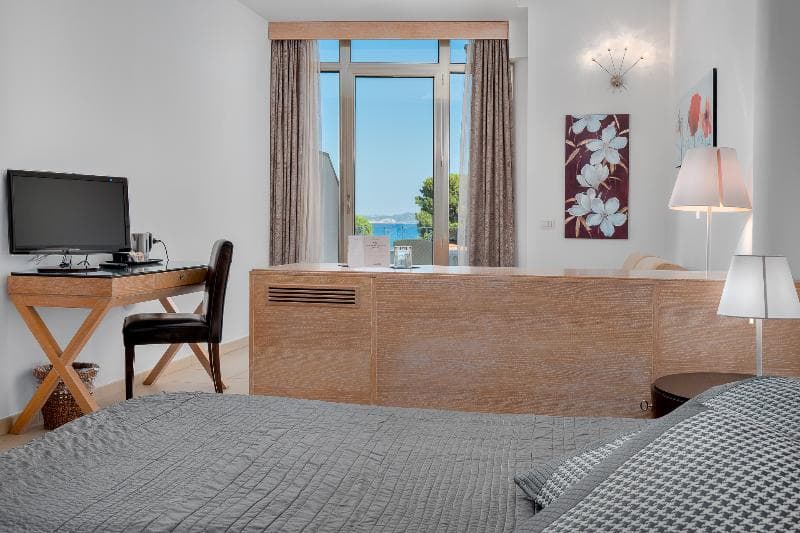 The Pelican Beach Resort & SPA - Adults Only 4