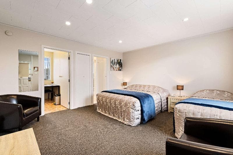 Econo Lodge Canterbury Court 1