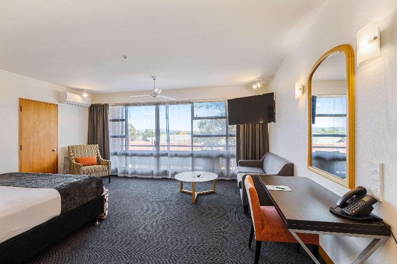 Quality Hotel Lincoln Green 4