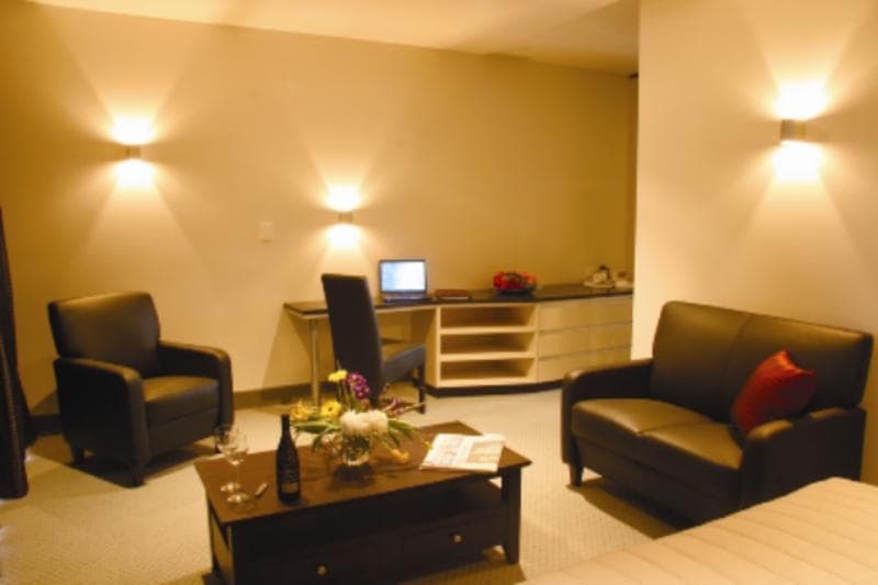 Emerald Hotel Gisborne photo 1