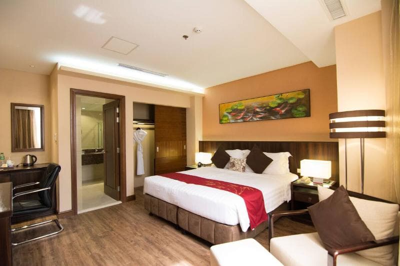 Ramada by Wyndham Manila Central 3