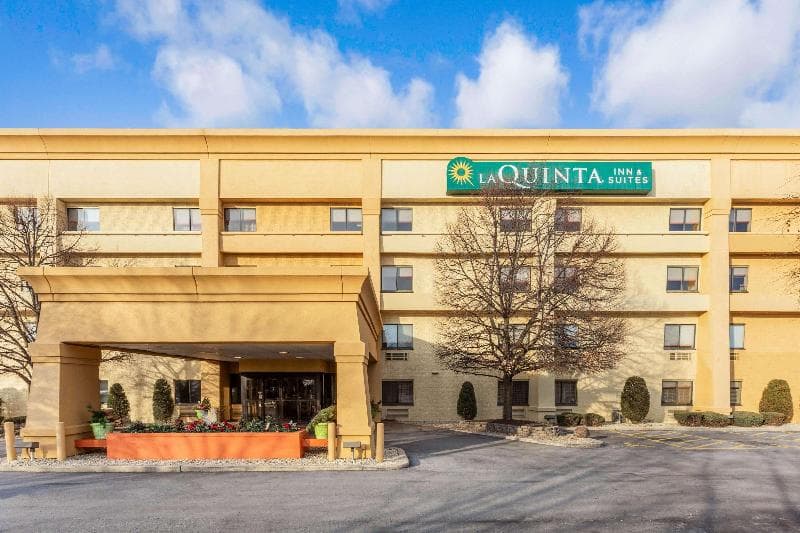 La Quinta Inn & Suites by Wyndham Chicago Tinley Park photo 1