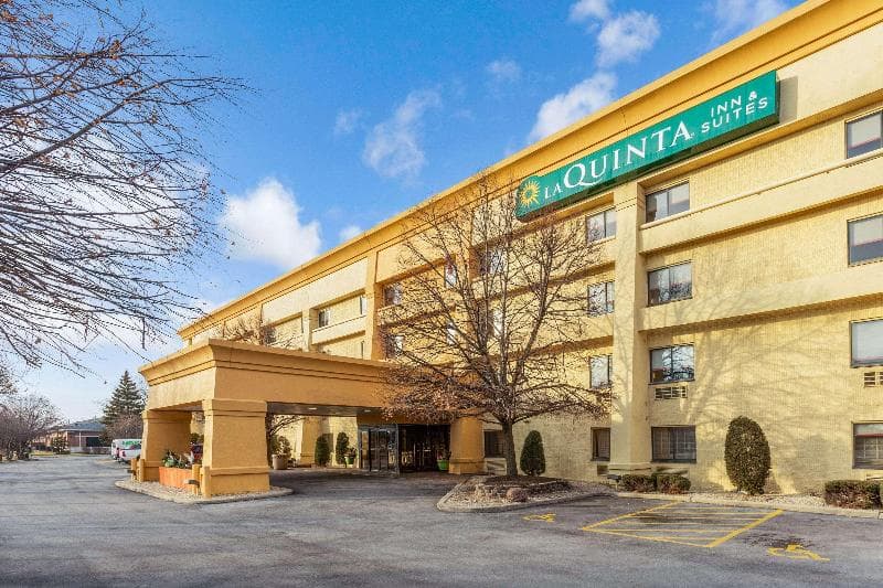 La Quinta Inn & Suites by Wyndham Chicago Tinley Park 3
