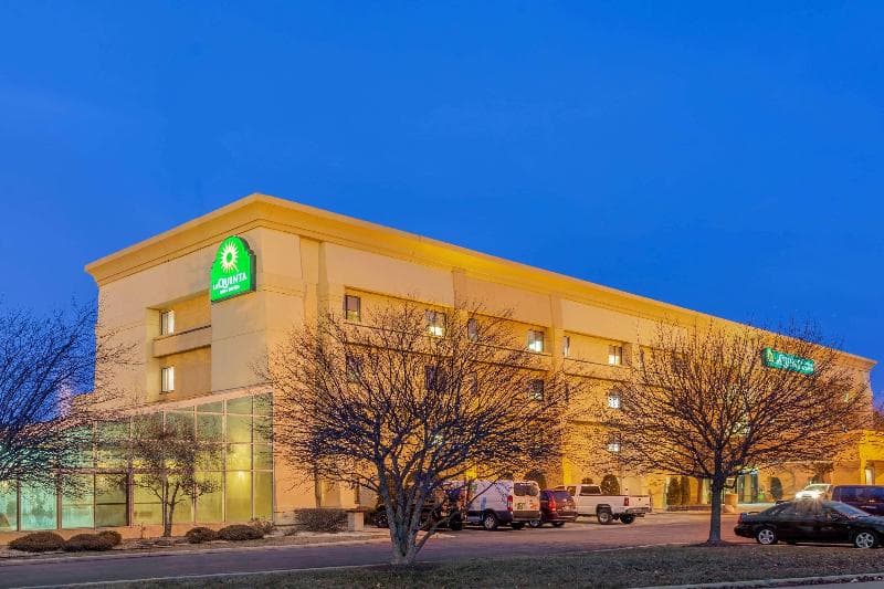 La Quinta Inn & Suites by Wyndham Chicago Tinley Park 4