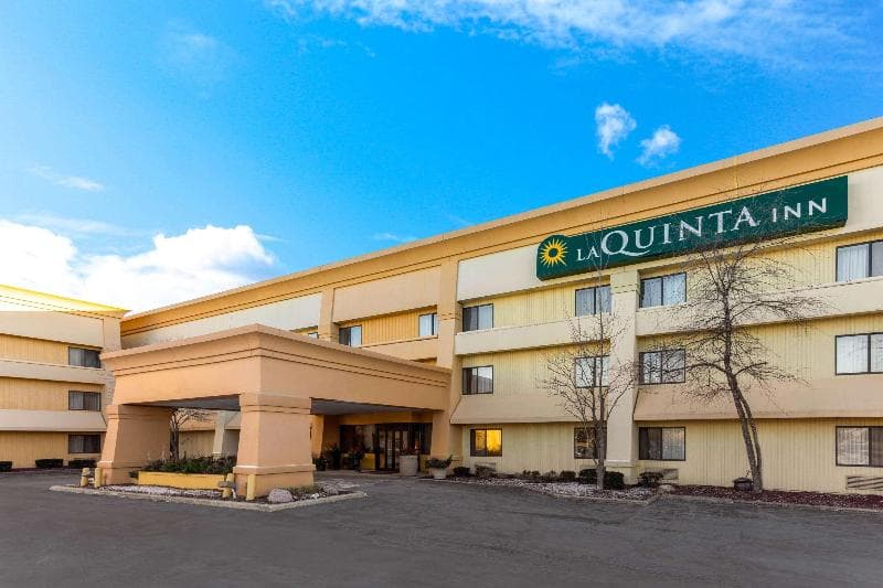La Quinta Inn by Wyndham Chicago Willowbrook photo 1