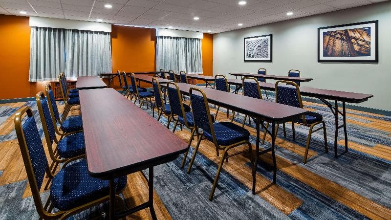 Best Western Plus Bolingbrook photo 1