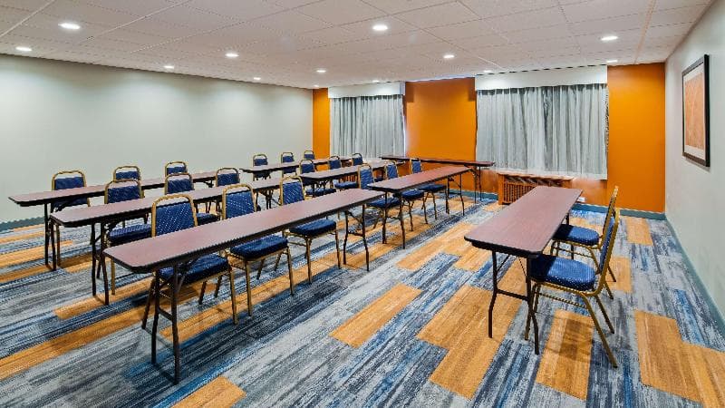Best Western Plus Bolingbrook 3