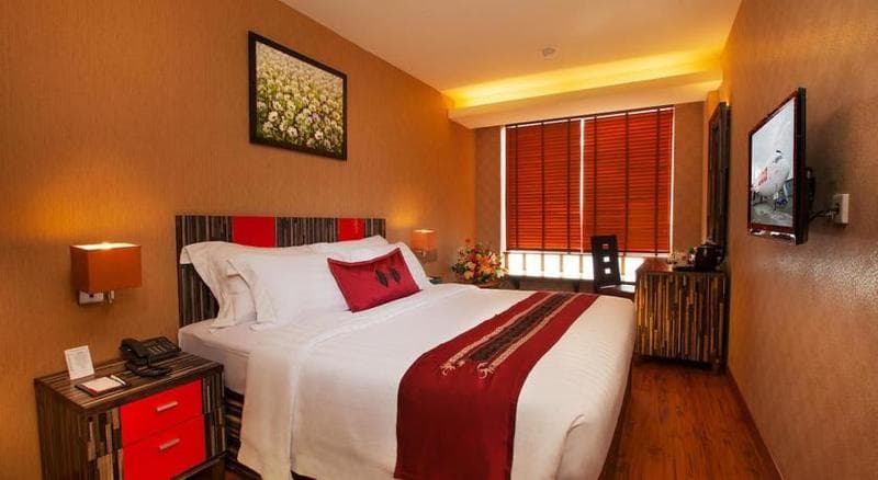 Lion Hotel & Plaza 3