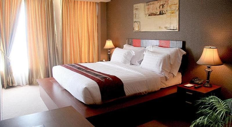 Lion Hotel & Plaza 4